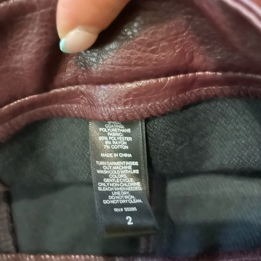 Express‎ Maroon vegan Leather button down Mini Skirt size 2